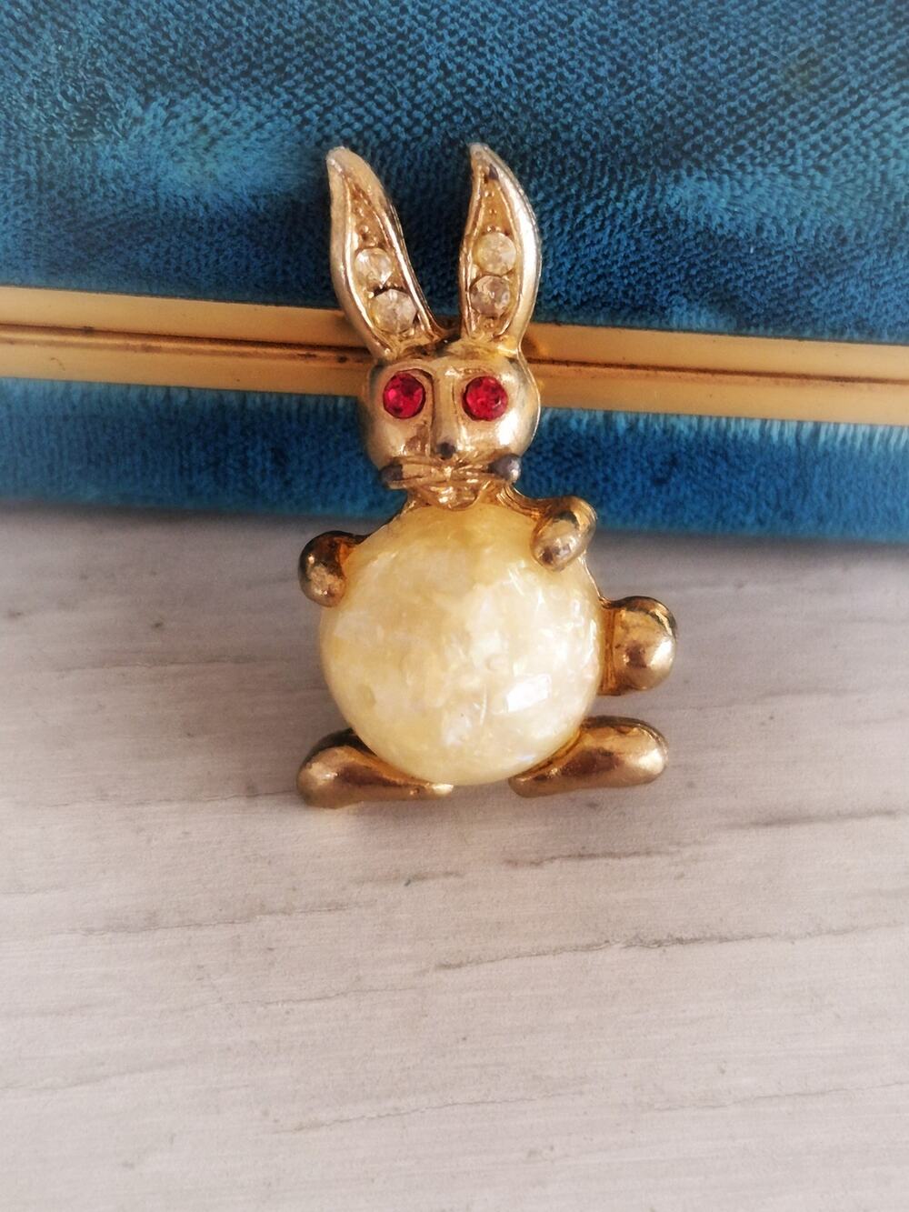 Vintage MCM Jelly Belly Rabbit Pin Brooch